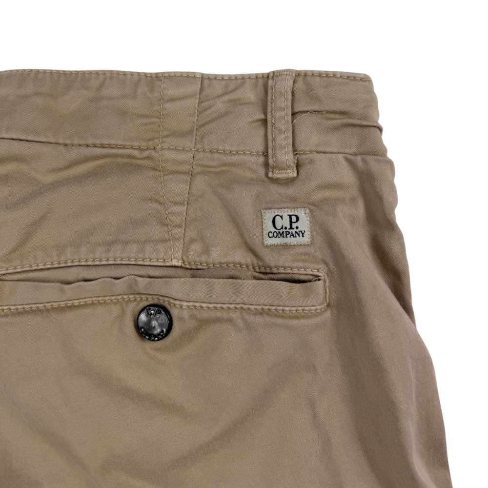 PANTALÓN CARGO CORTO C.P. COMPANY - talla 46
