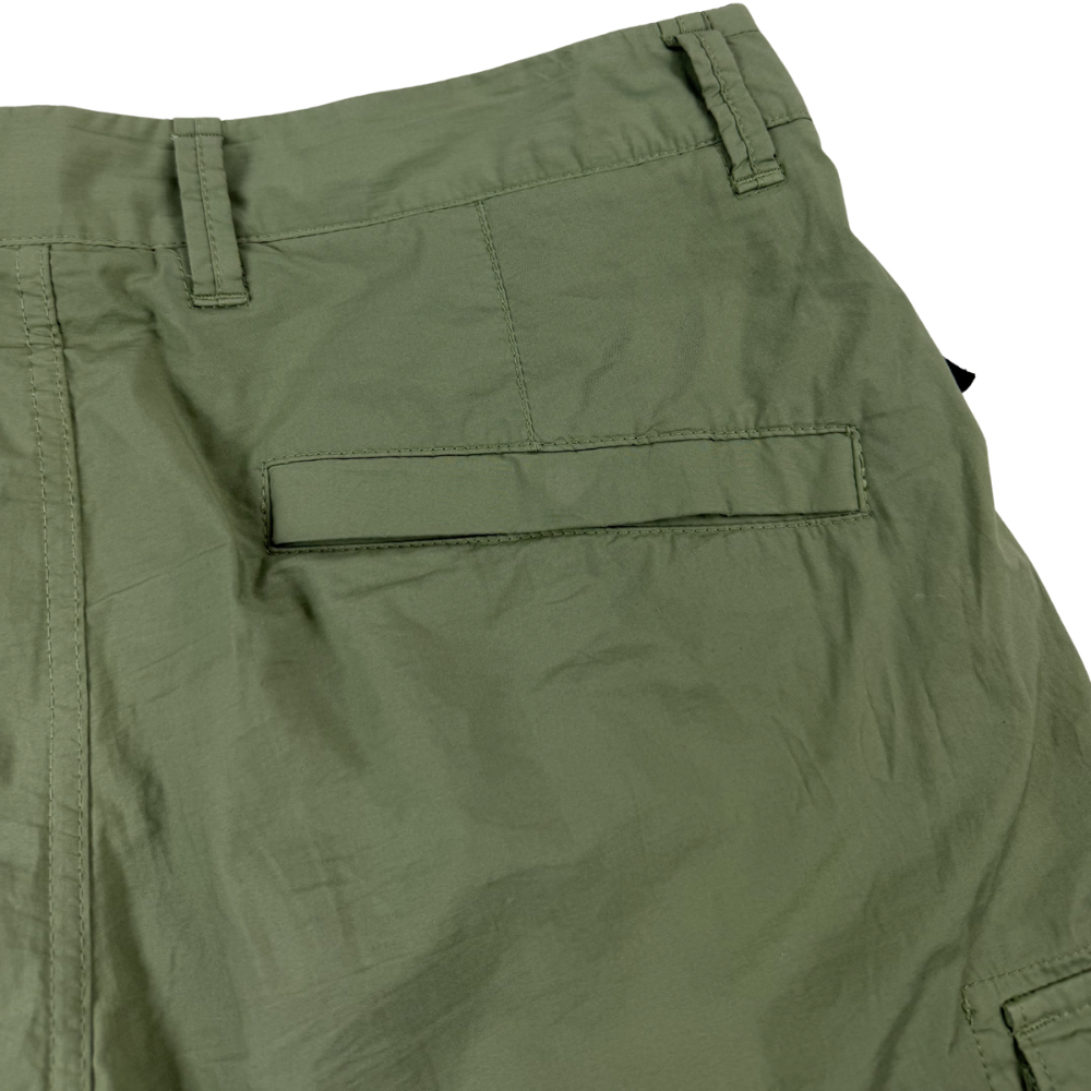 PANTALÓN CARGO CORTO STONE ISLAND- talla W/30