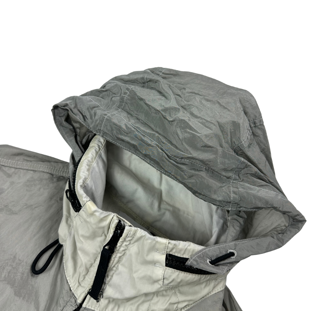 CHAQUETA NYLON MEYAL TYVEK SHIELD STONE ISLAND - talla L