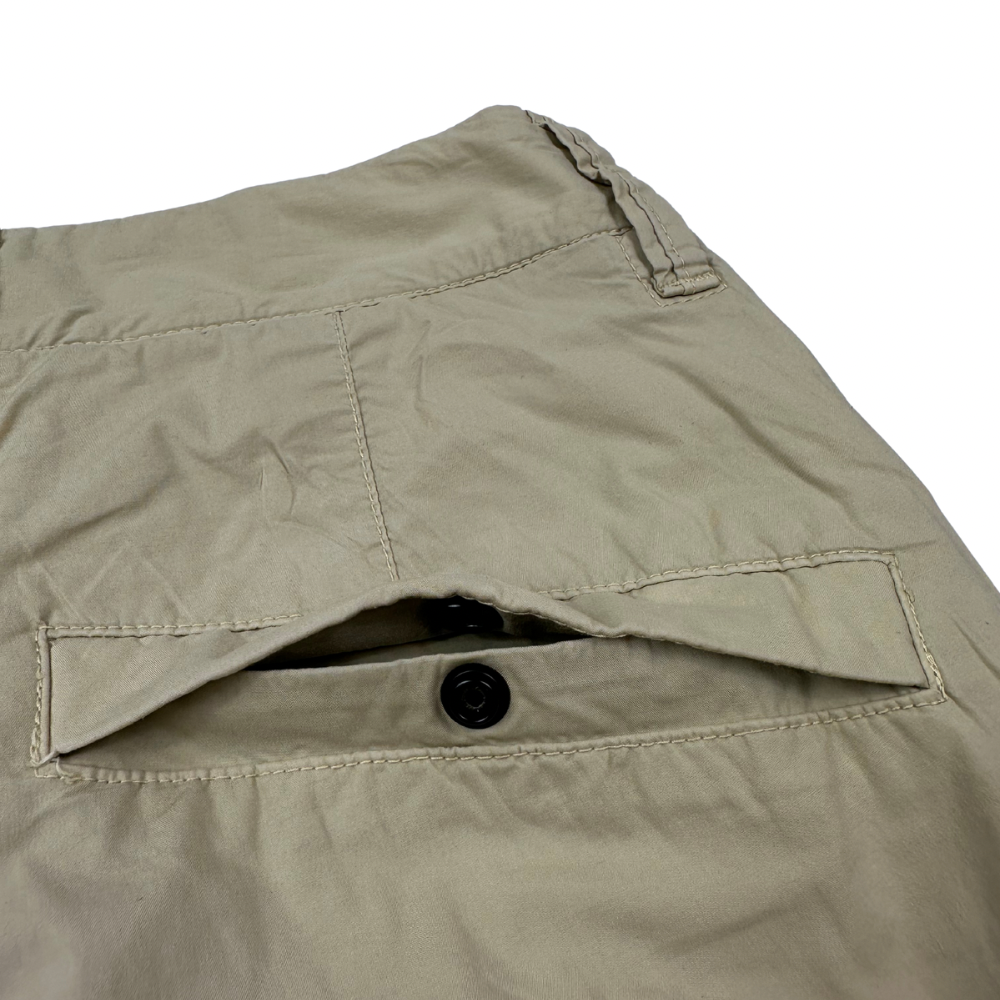 PANTALÓN CARGO CORTO STONE ISLAND - talla W/29