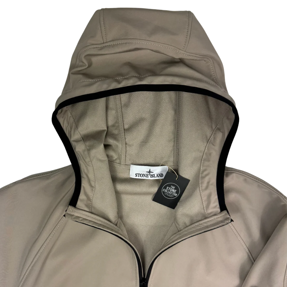Chaqueta Stone Island Light Soft Shell-R e.dye Technology in Recycled Polyester beige - talla M