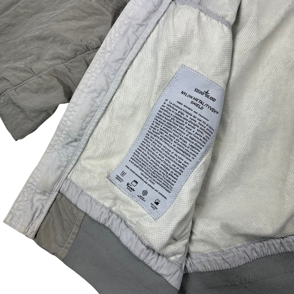 CHAQUETA NYLON MEYAL TYVEK SHIELD STONE ISLAND - talla L