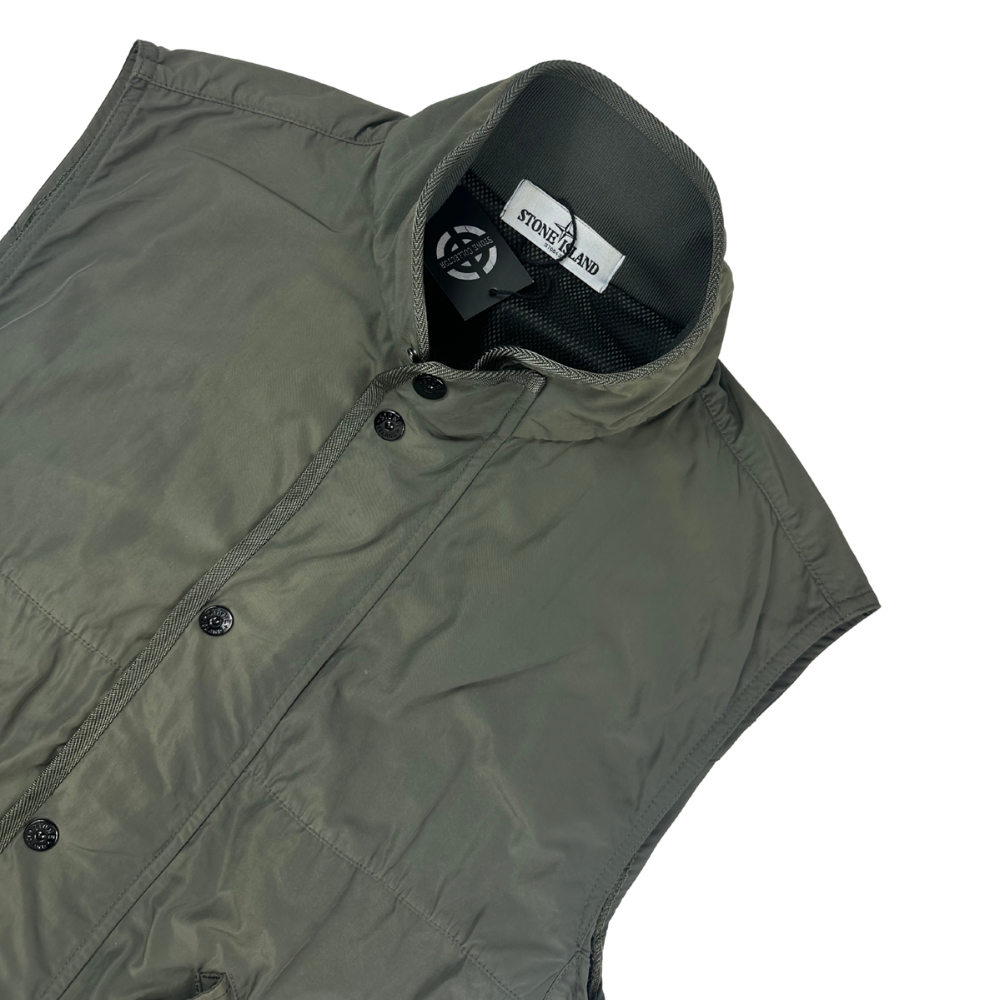CHAQUETA SIN MANGAS MICRO REPS STONE ISLAND - talla M