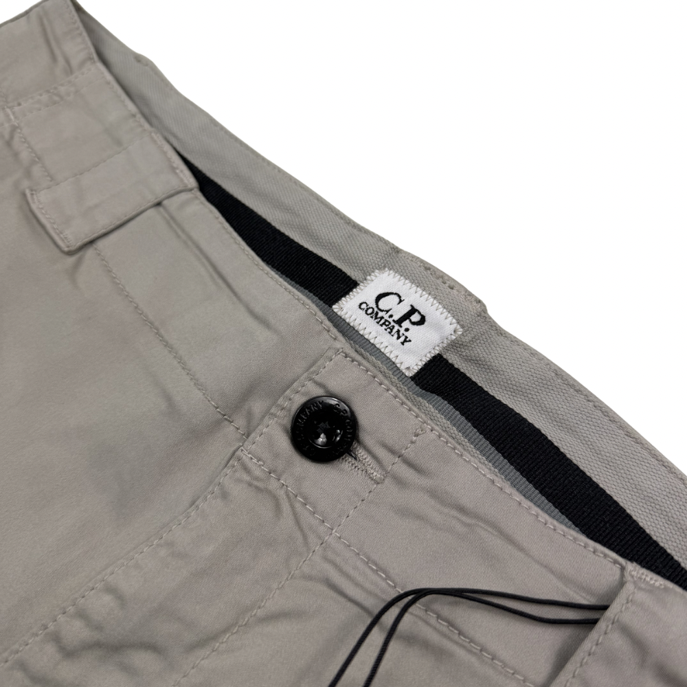 PANTALÓN CARGO CORTO SATIN STRETCH C.P. COMPANY - talla 46/48