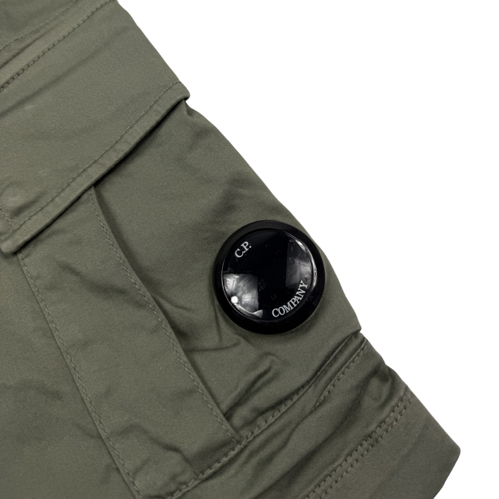 PANTALÓN CORTO CARGO SATIN STRETCH C.P. COMPANY - talla 44