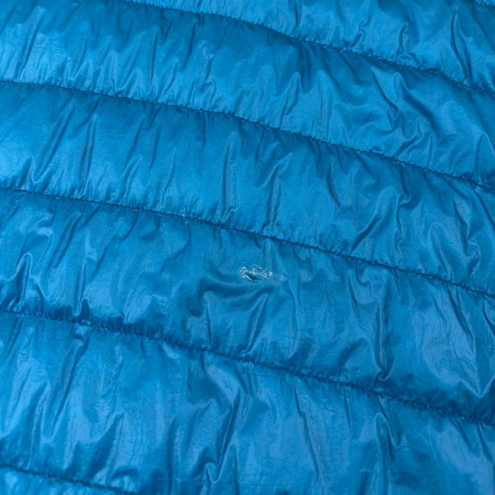 ABRIGO PLUMAS GARMENT DYED STONE ISLAND - talla XL