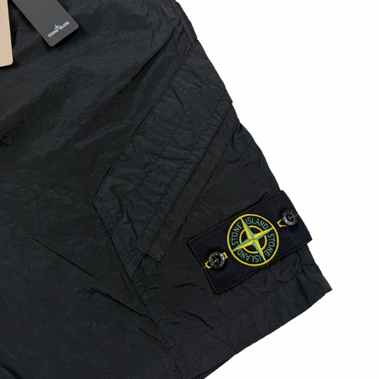 Pantalón Cargo Corto Stone Island Nylon Metal  negro- talla W/30 / W/31 / W/33