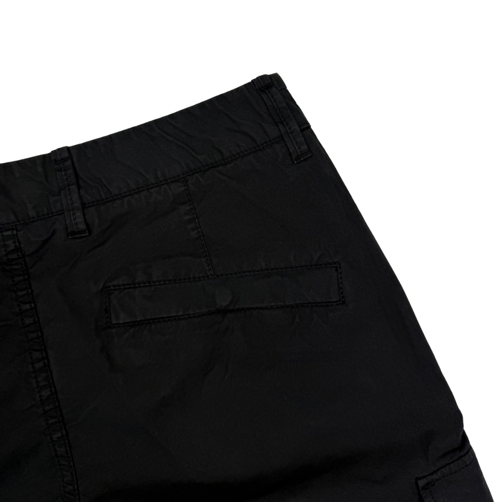 Pantalón Cargo Corto Stone Island Negro - talla W/29 / W/30 / W/30 / W/31