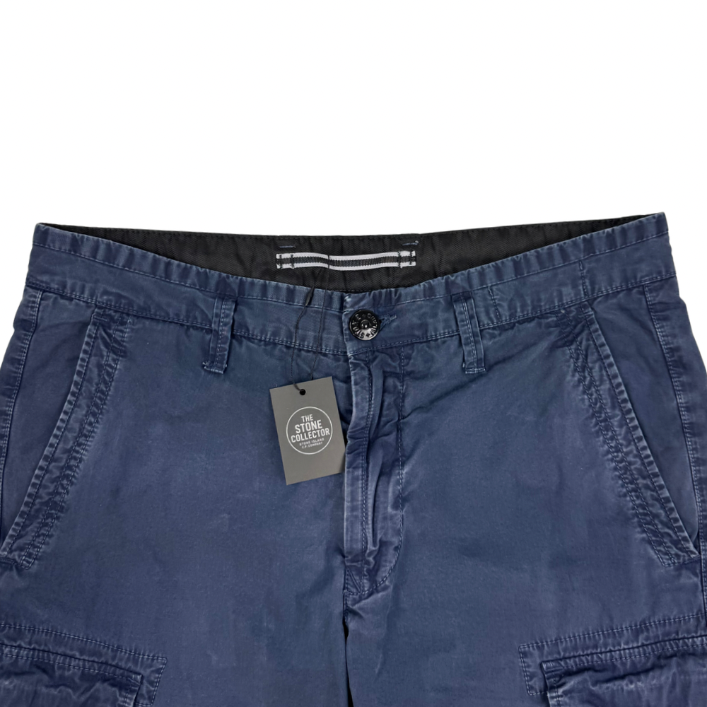 Pantalón Cargo Corto Stone Island azul marino - talla W/31