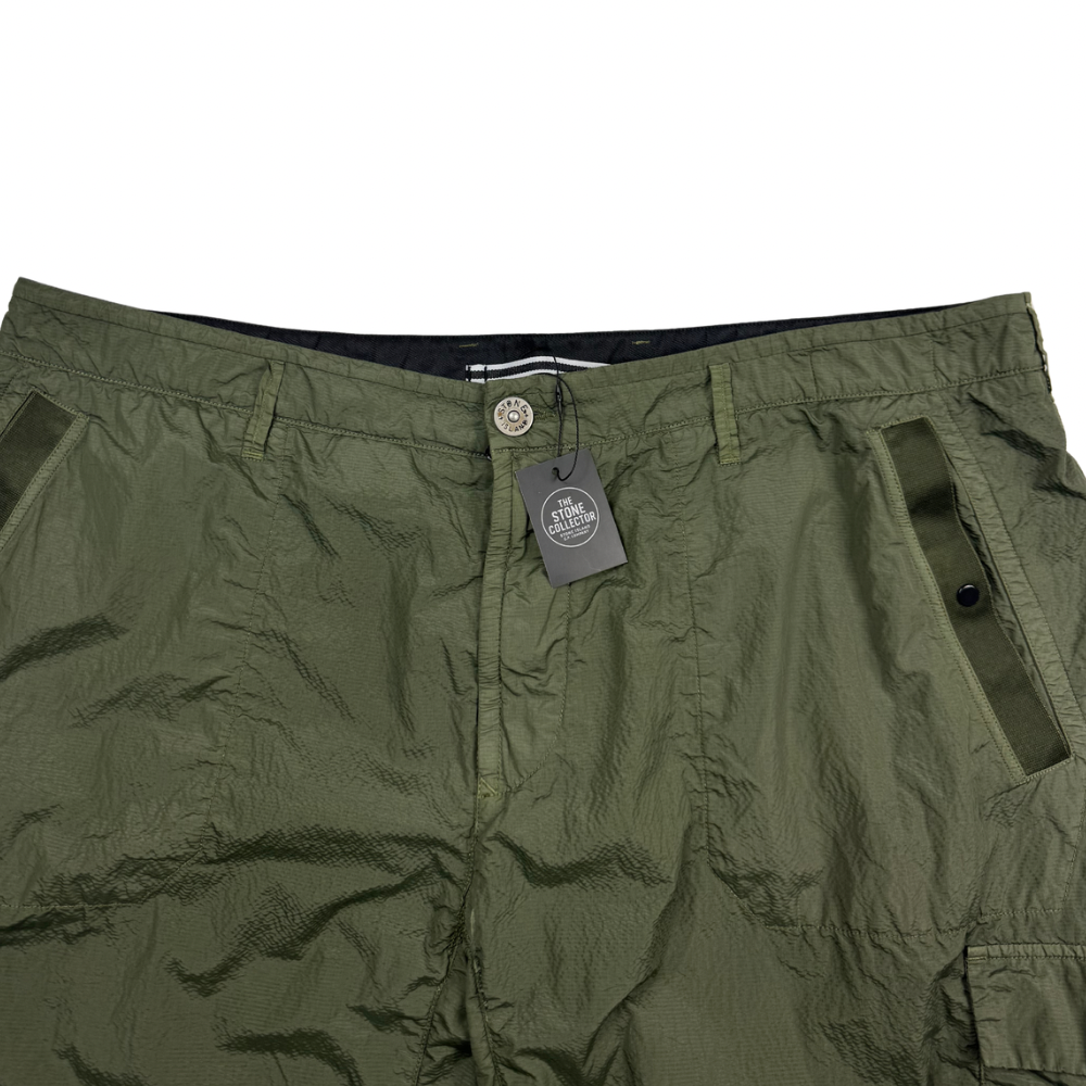 Pantalón Corto Cargo Stone Island verde - talla W/40