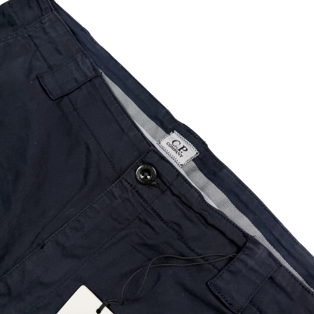 PANTALÓN CARGO CORTO SATIN STRETCH- talla 48
