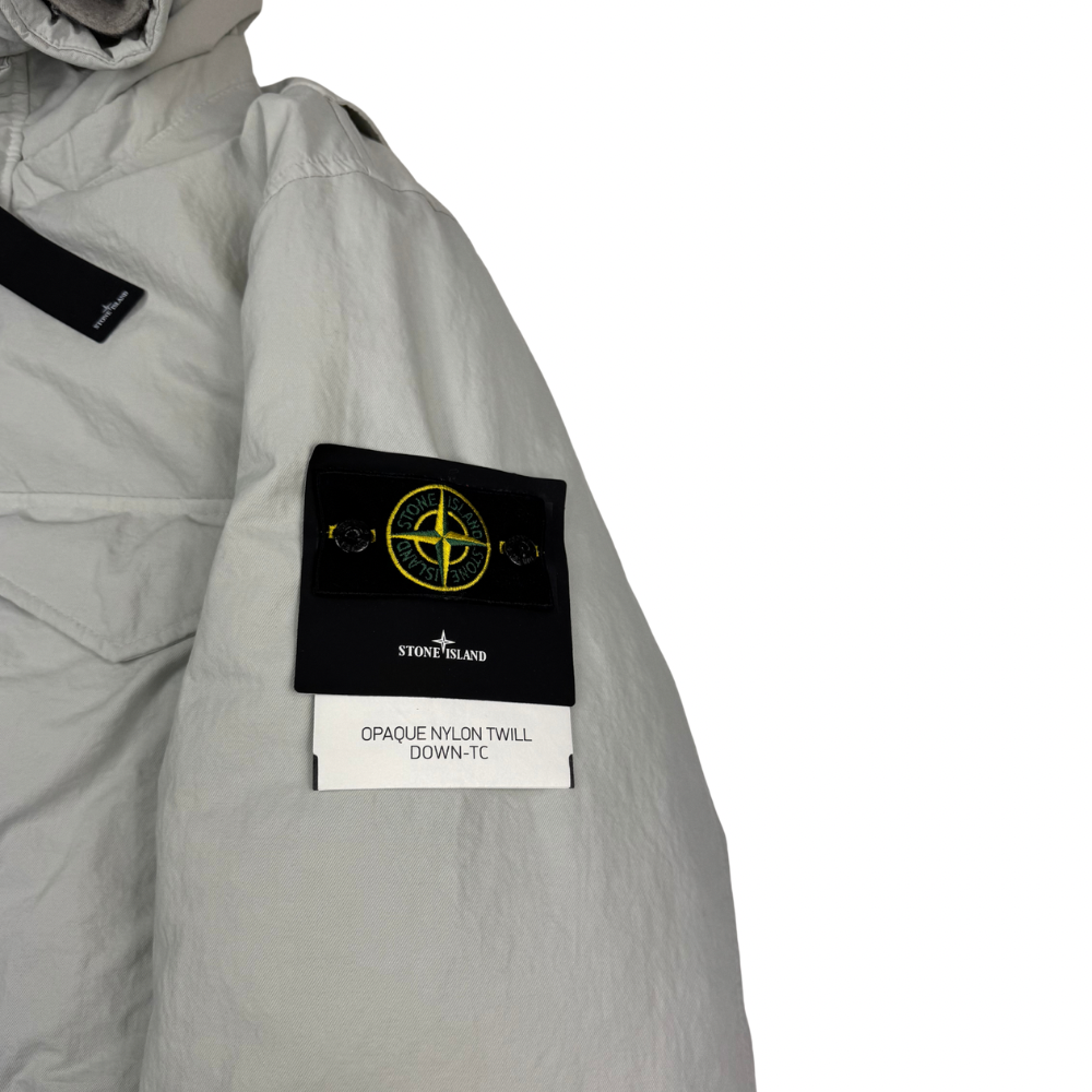 Abrigo Stone Island Opaque Nylon Twill Down-TC Blanco roto - talla 3XL