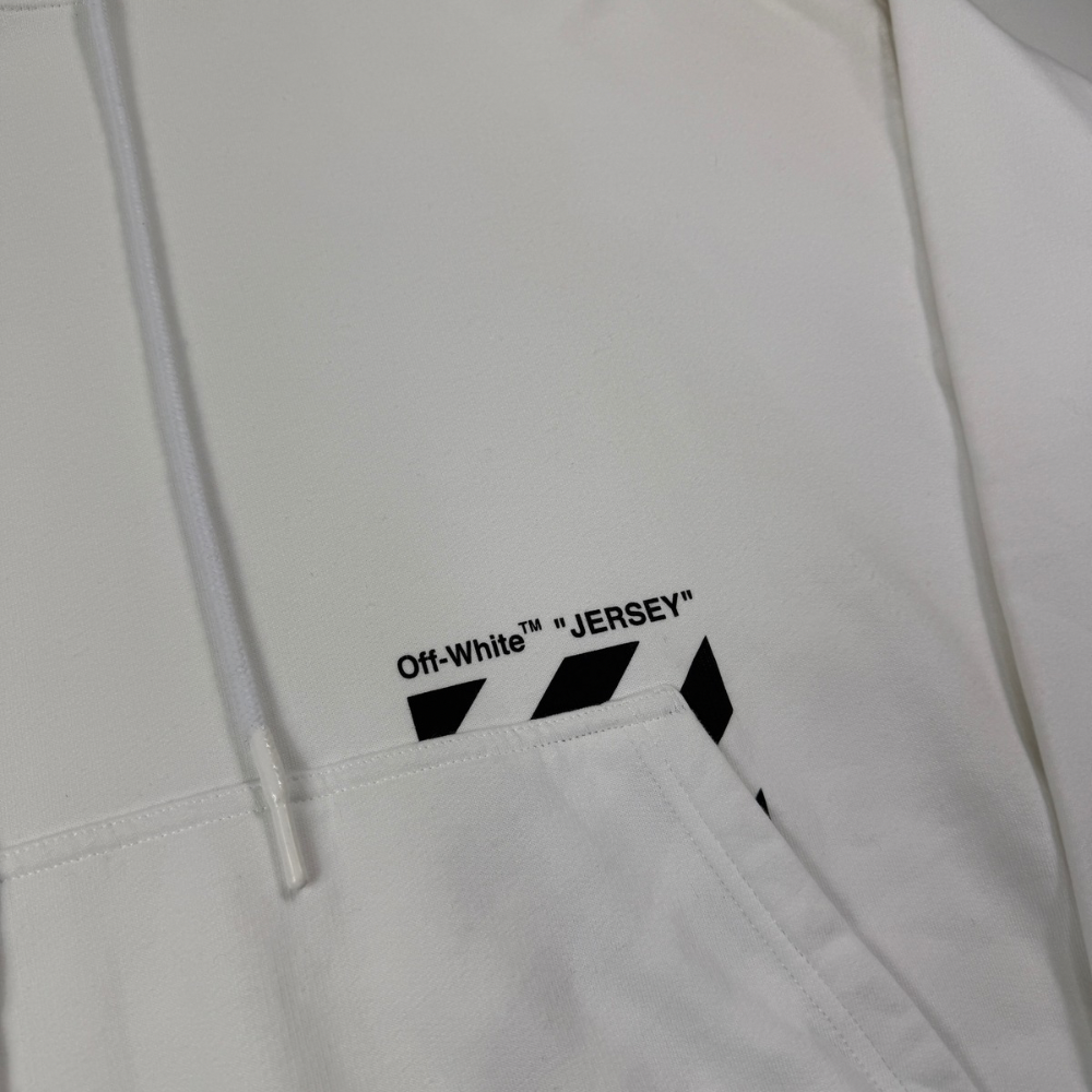 SUDADERA CON CAPUCHA OFF WHITE - talla XL