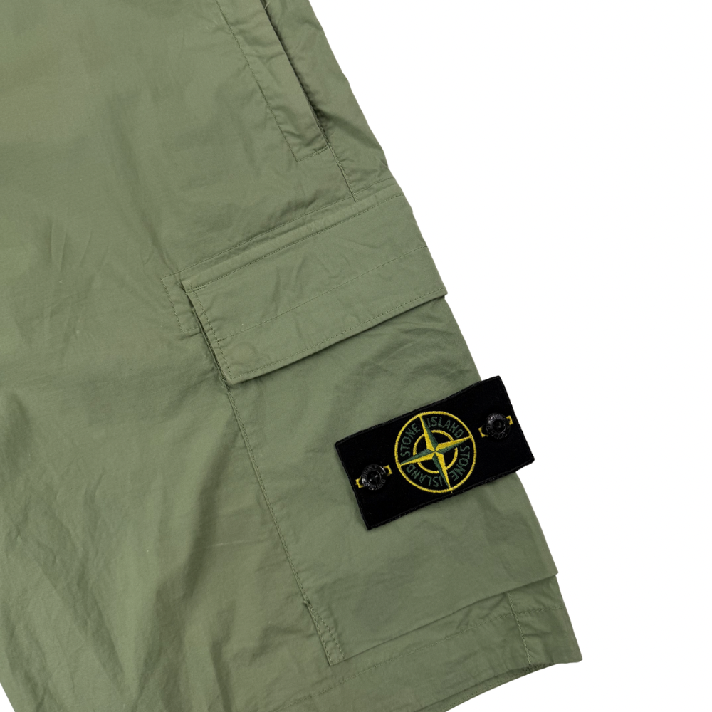 PANTALÓN CARGO CORTO STONE ISLAND- talla W/30