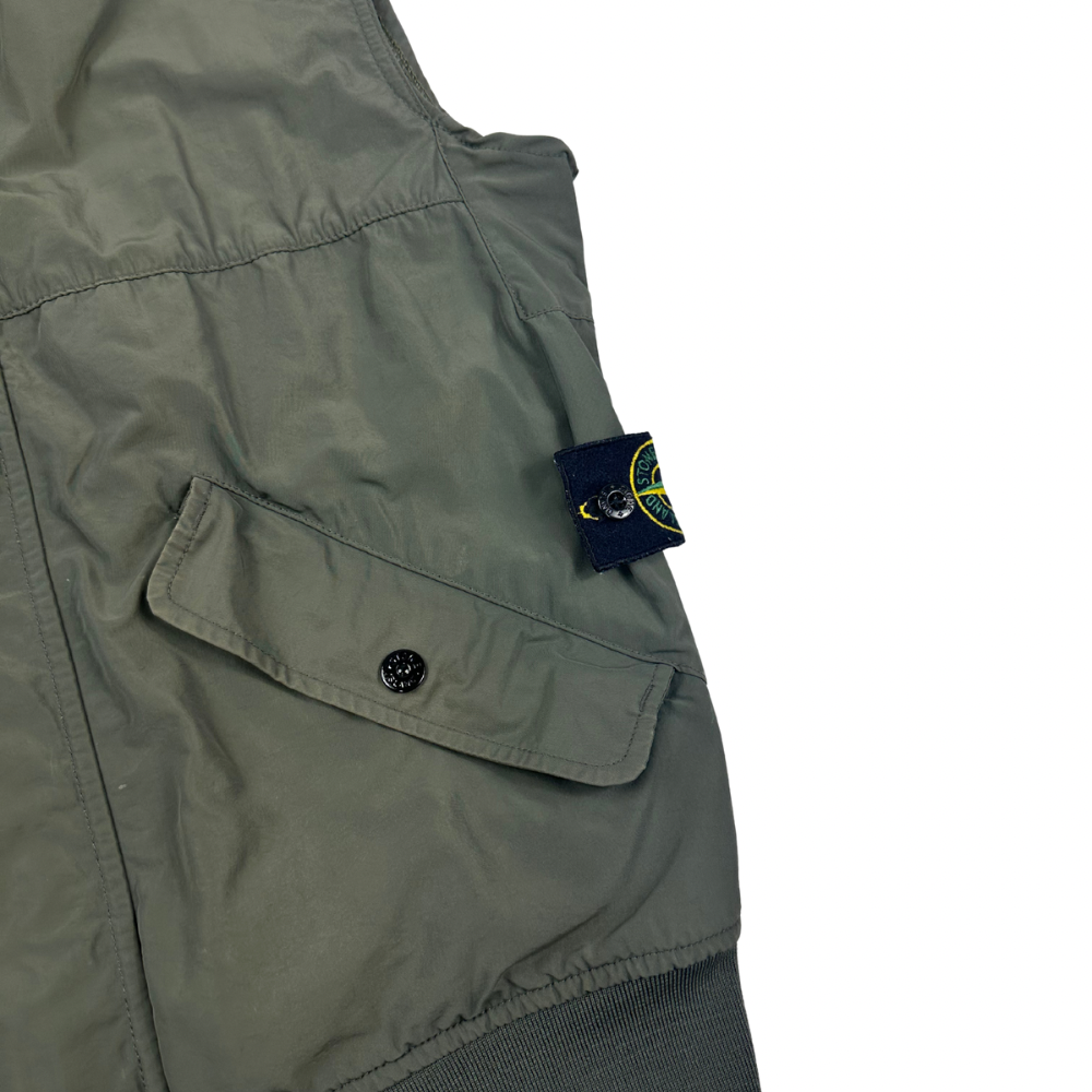 CHAQUETA SIN MANGAS MICRO REPS STONE ISLAND - talla M