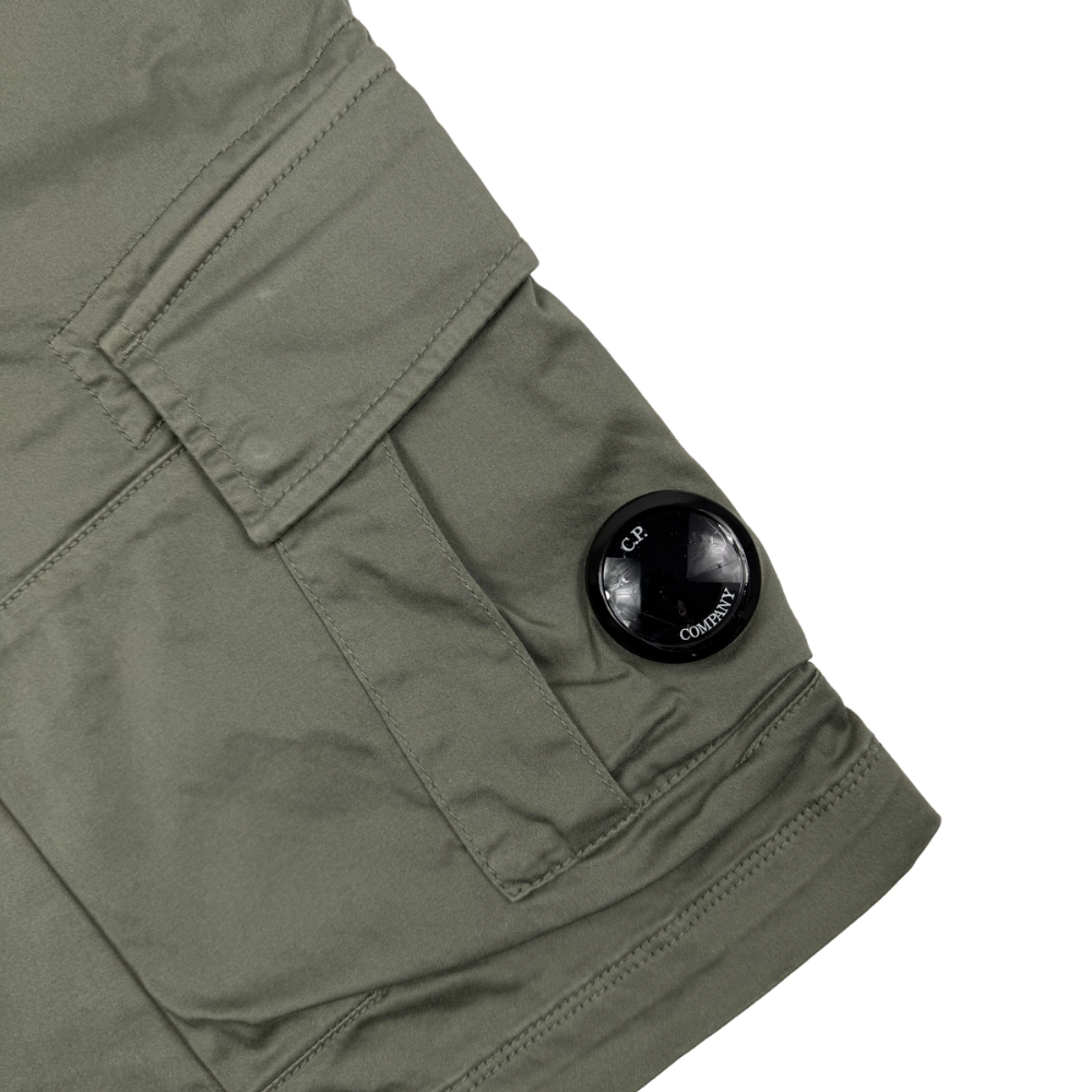 PANTALÓN CORTO CARGO SATIN STRETCH C.P. COMPANY - talla 44