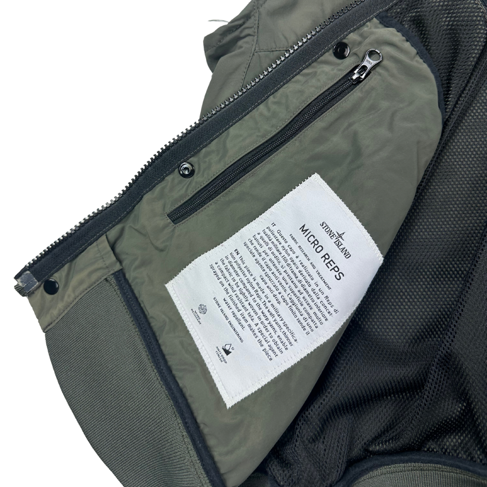 CHAQUETA SIN MANGAS MICRO REPS STONE ISLAND - talla M