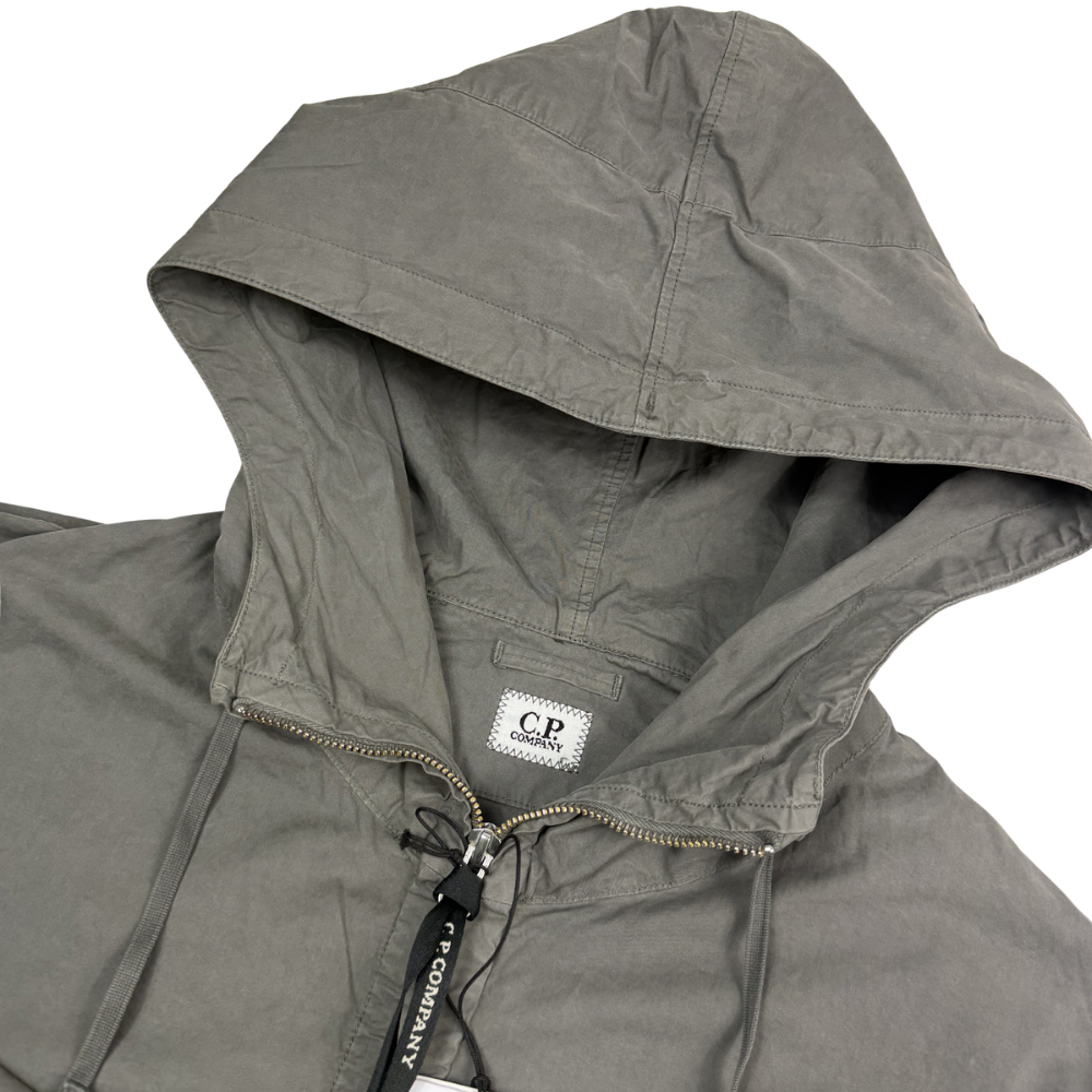 CHAQUETA GARMENT DYED CON CAPUCHA C.P COMPANY - talla XL