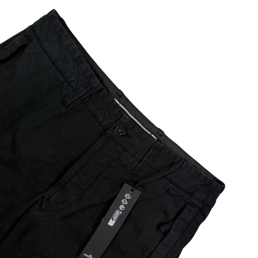 Pantalón Cargo Corto Stone Island Negro - talla W/29 / W/30 / W/30 / W/31