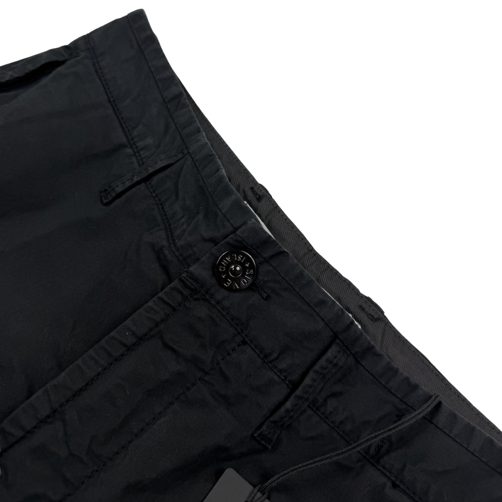 Pantalón Cargo Corto Stone Island Negro - talla W/29 / W/30 / W/30 / W/31