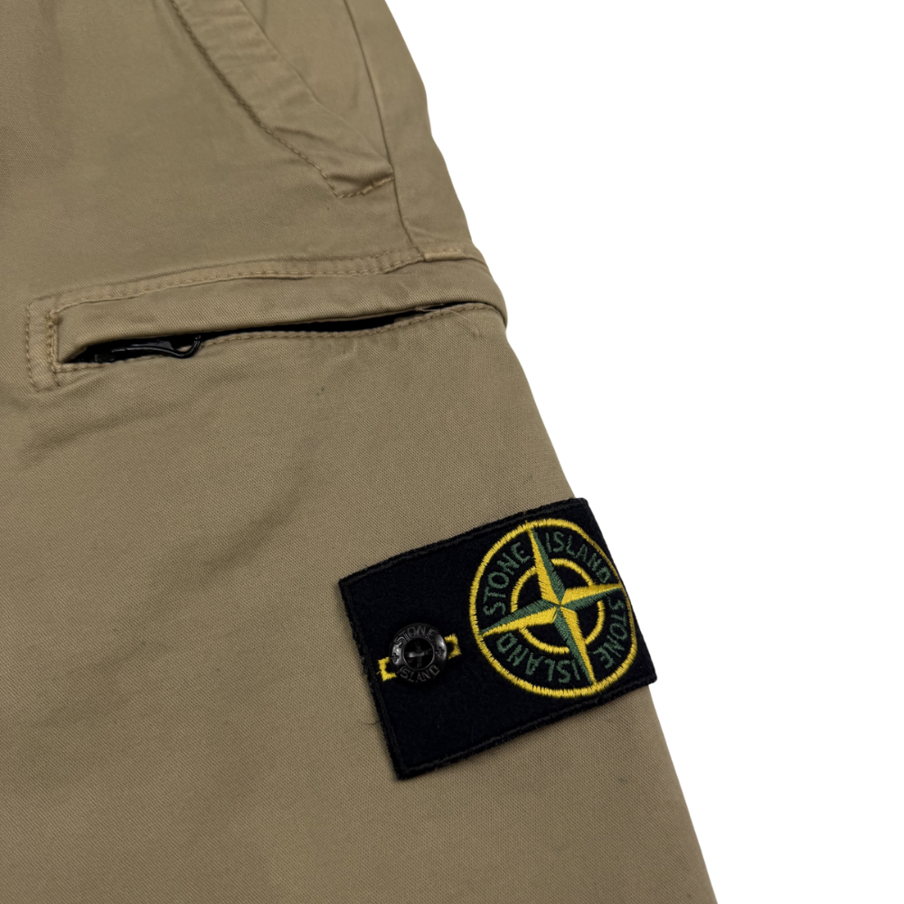 PANTALÓN CARGO CORTO STONE ISLAND - talla W/30