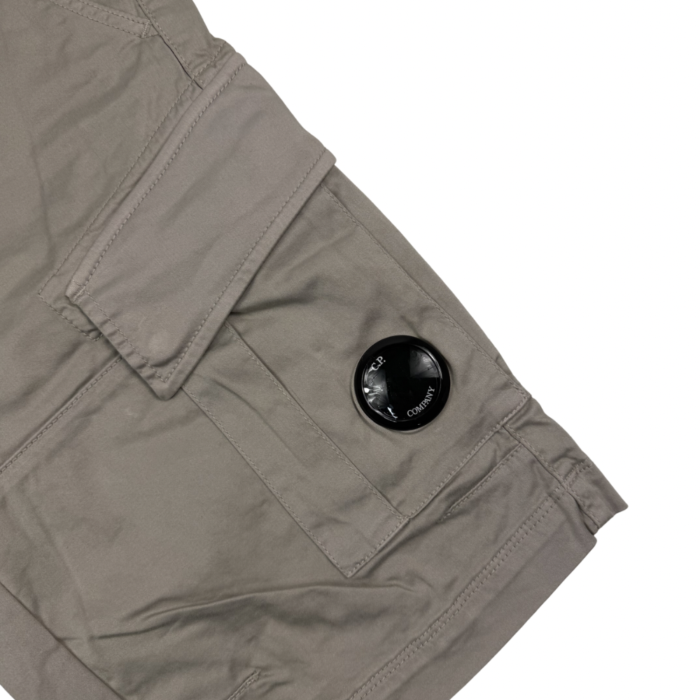 PANTALÓN CARGO CORTO SATIN STRETCH C.P. COMPANY - talla 46/48