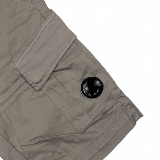 PANTALÓN CARGO CORTO SATIN STRETCH C.P. COMPANY - talla 46/48