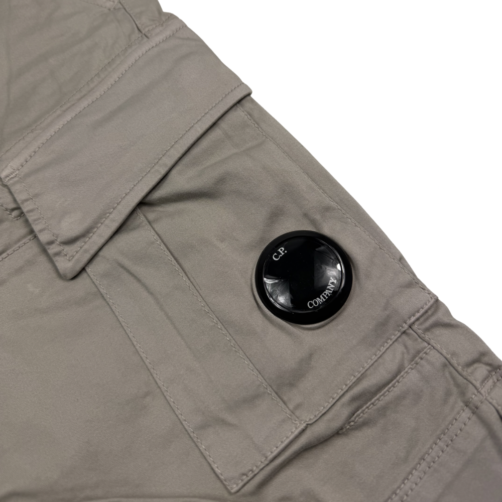 PANTALÓN CARGO CORTO SATIN STRETCH C.P. COMPANY - talla 46/48