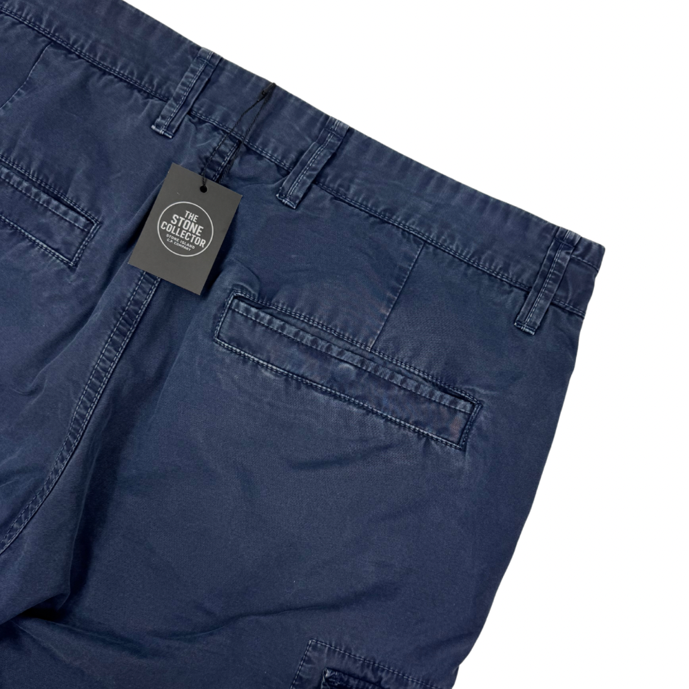 Pantalón Cargo Corto Stone Island azul marino - talla W/31