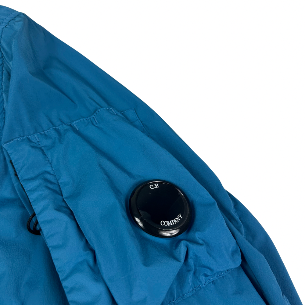 CHAQUETA IMPERMEABLE NYCRA - R NYLON CON GORRO EXTRAIBLE C.P COMPANY - talla 50