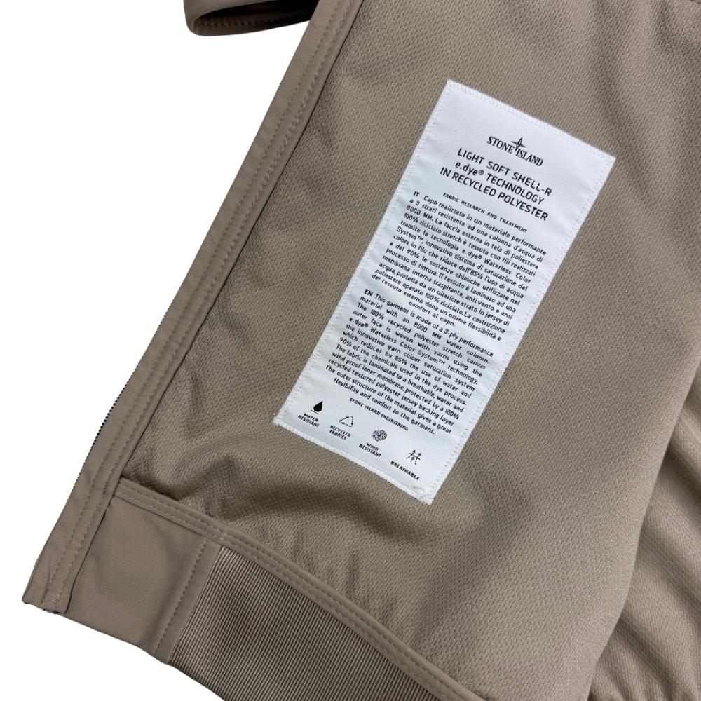 Chaqueta Stone Island Light Soft Shell-R e.dye Technology in Recycled Polyester beige - talla 2XL